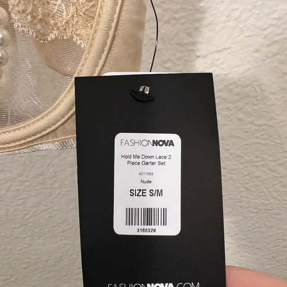 Fashion Nova NWT Hold Me Down Lace Bra - Picture 2 of 3